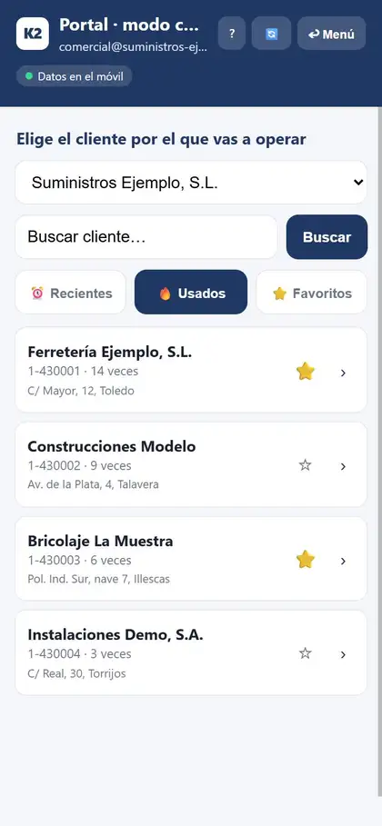 Modo comercial del Portal en el móvil, eligiendo el cliente de ejemplo por el que se va a operar